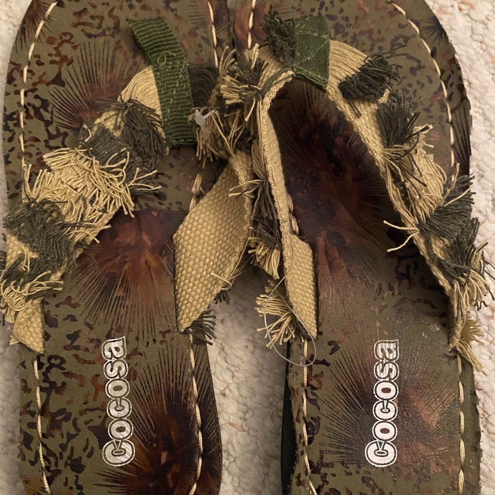 Cocosa flip flops new